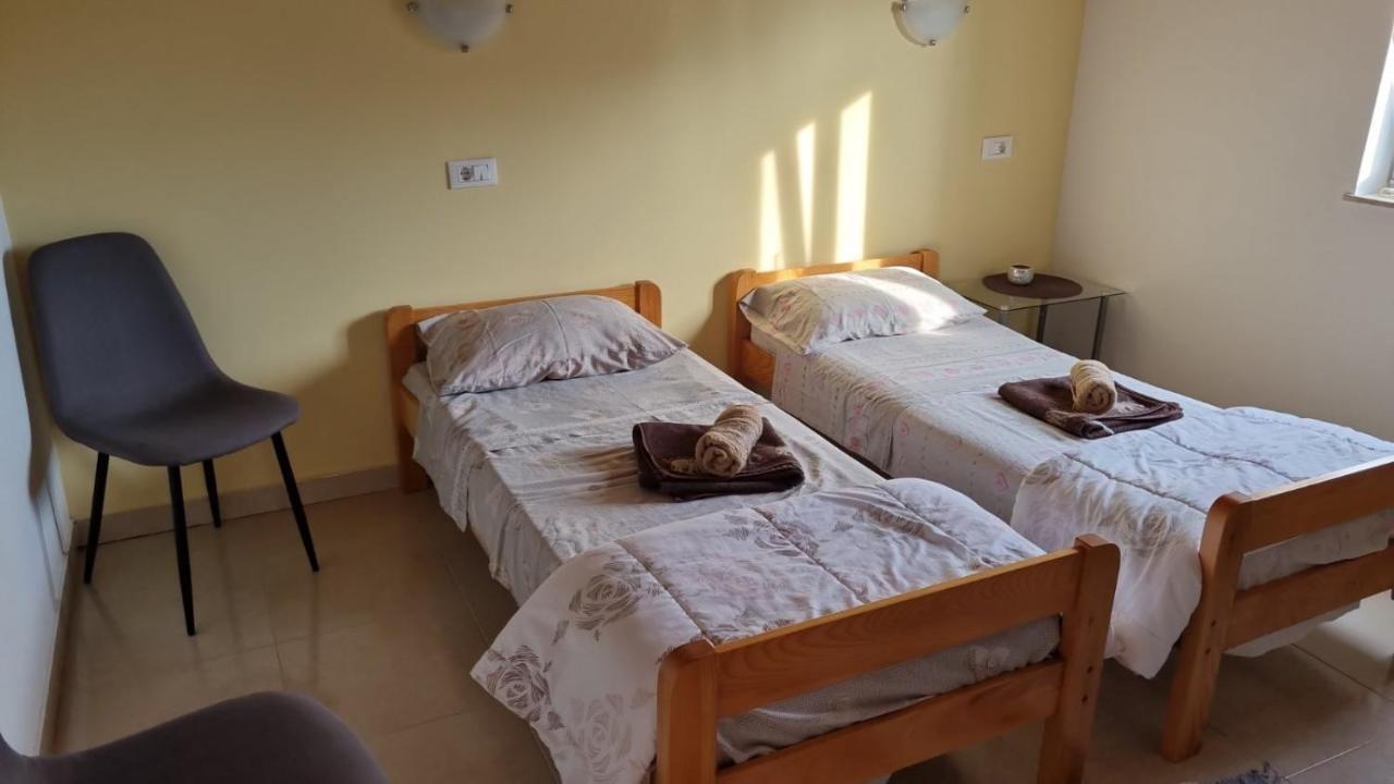 Sobe Anja Guest House Brtonigla Exterior foto